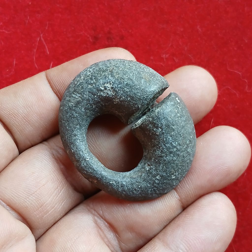 Koleksi Temuan Sungai Jenis Keloh KUNO era Protoklasik