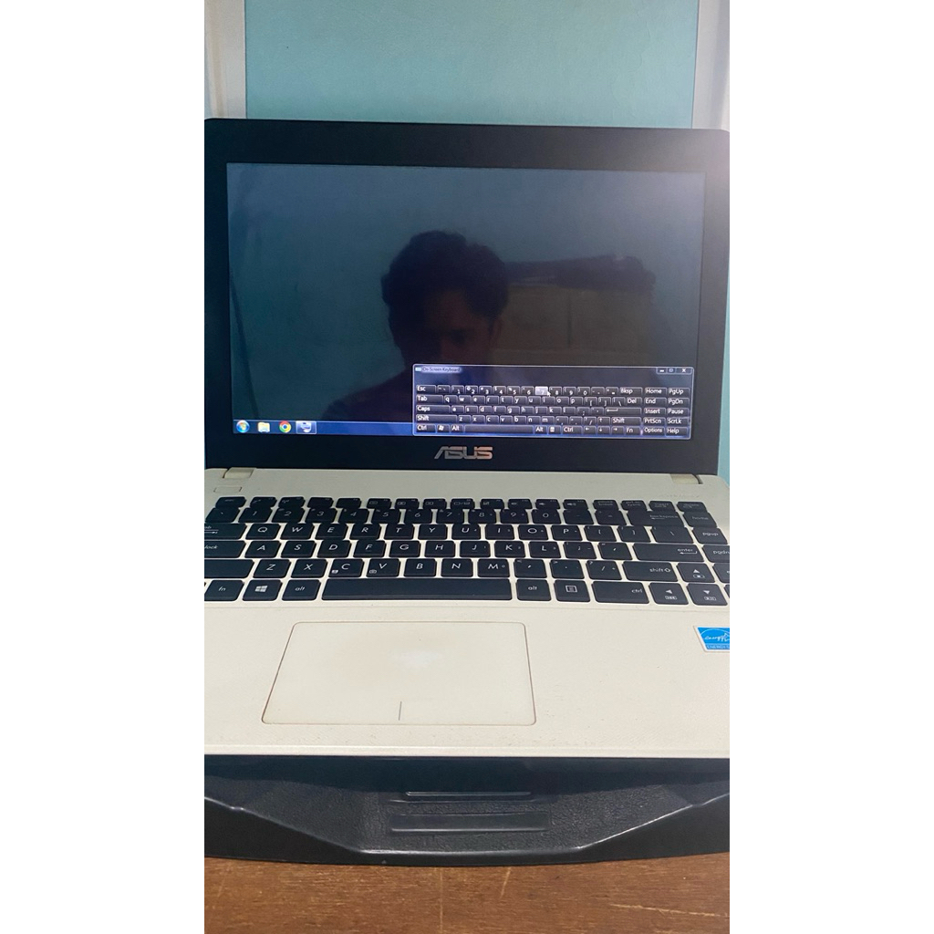 Laptop Asus Core i3 Ram 4gb Windows 7 Second