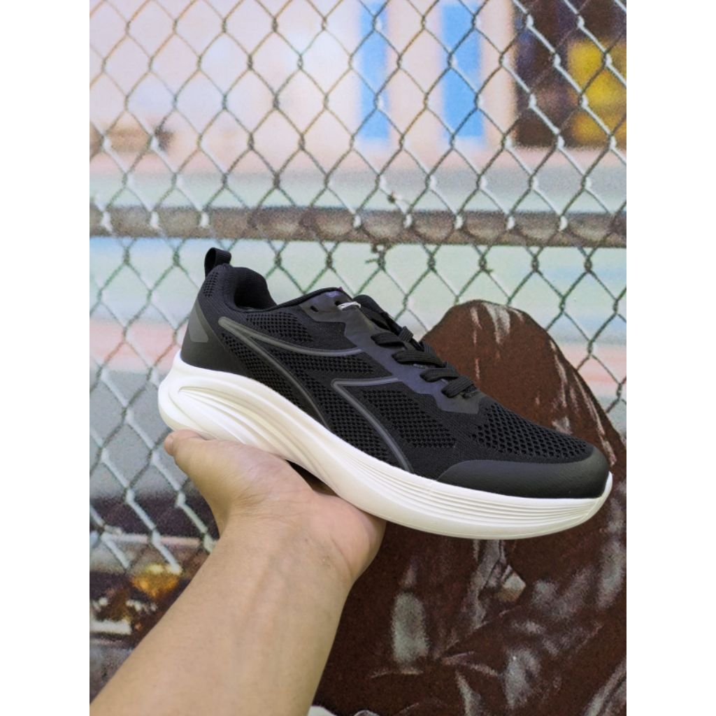 DIADORA Original Nario Sneakers Shoes Pria