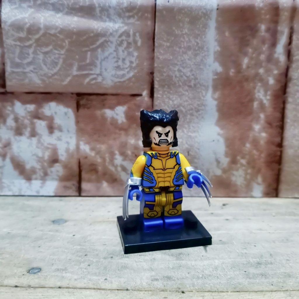 figure logan figure wolverine figure classic x men suit deadpool figure wolverine yellow suit