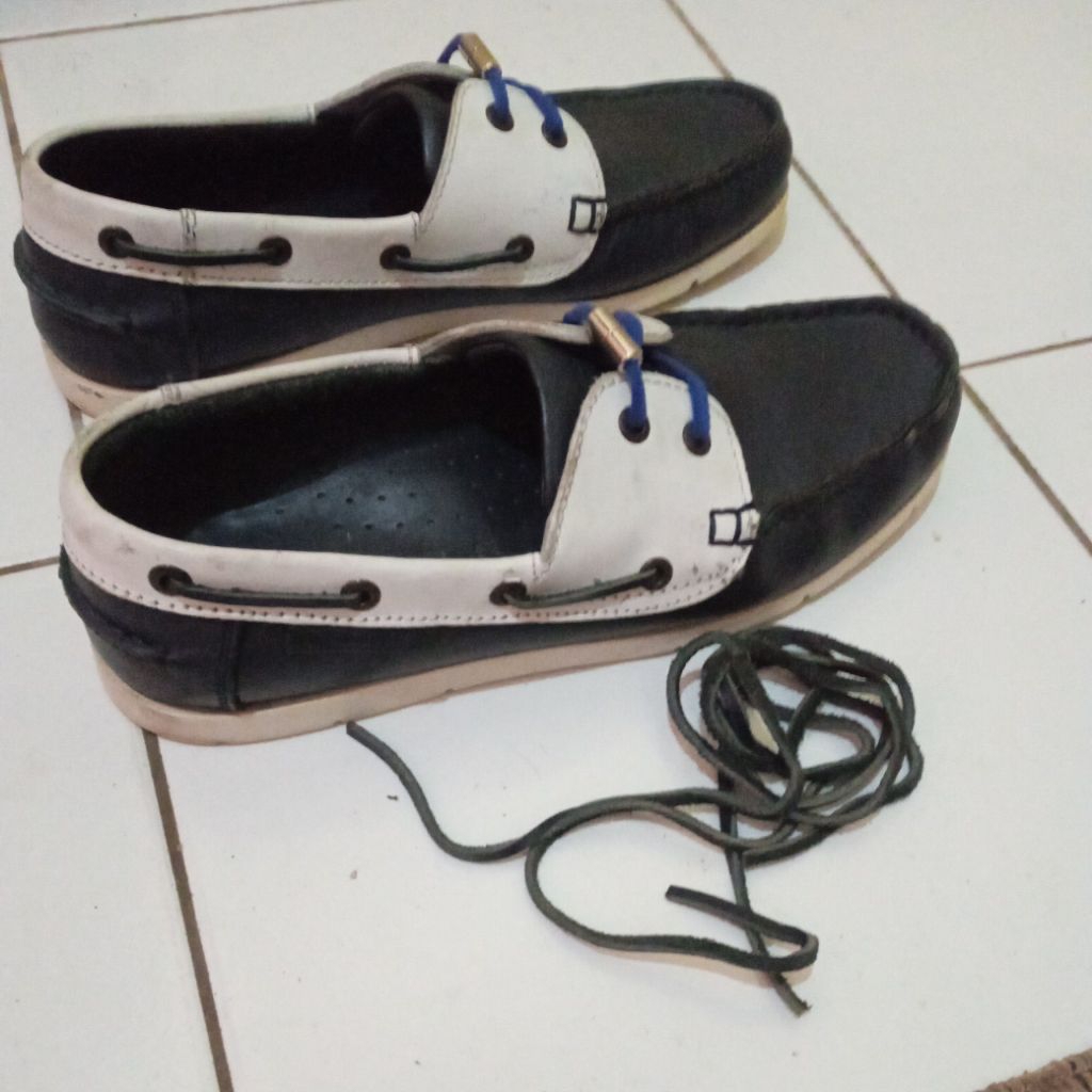 sepatu kulit SUPERGA original second size 41-42