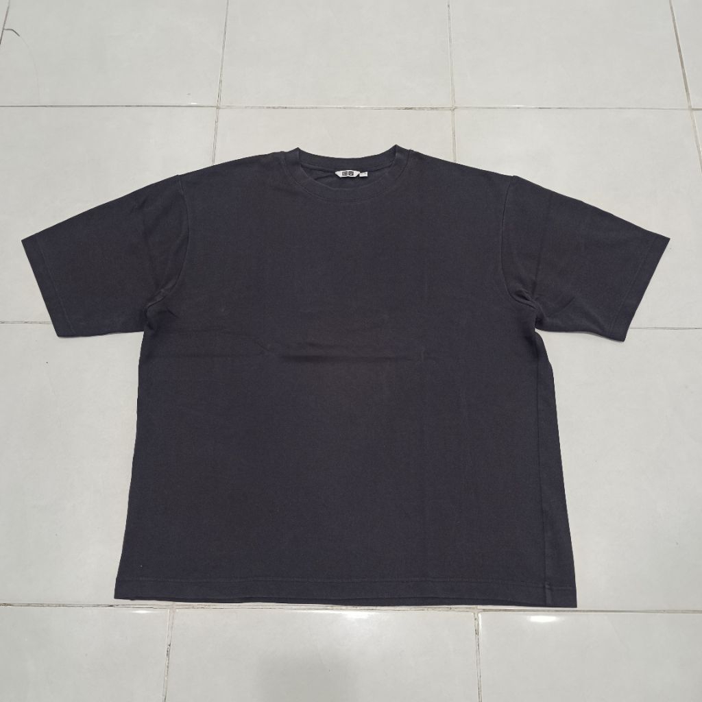 kaos t-shirt cotton Uniqlo U airism hitam big size XXL kode 001 original murah
