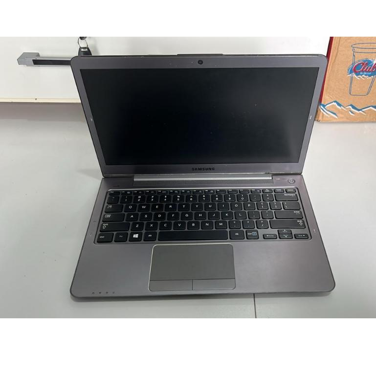 CASING LAPTOP SAMSUNG NP535U