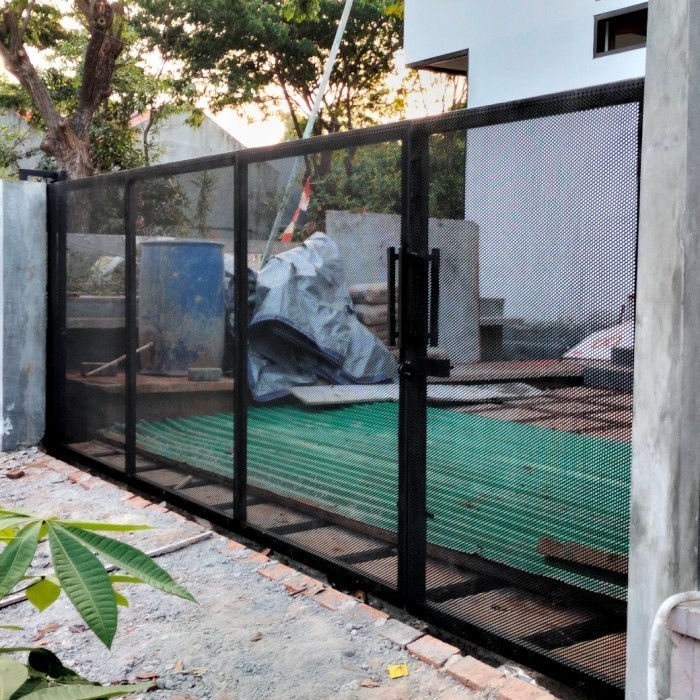 PAGAR RUMAH HOLLO GALVANIS PLAT BOLONG