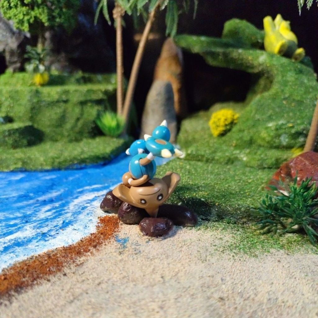 pokemon figure - hitmontop - tomy