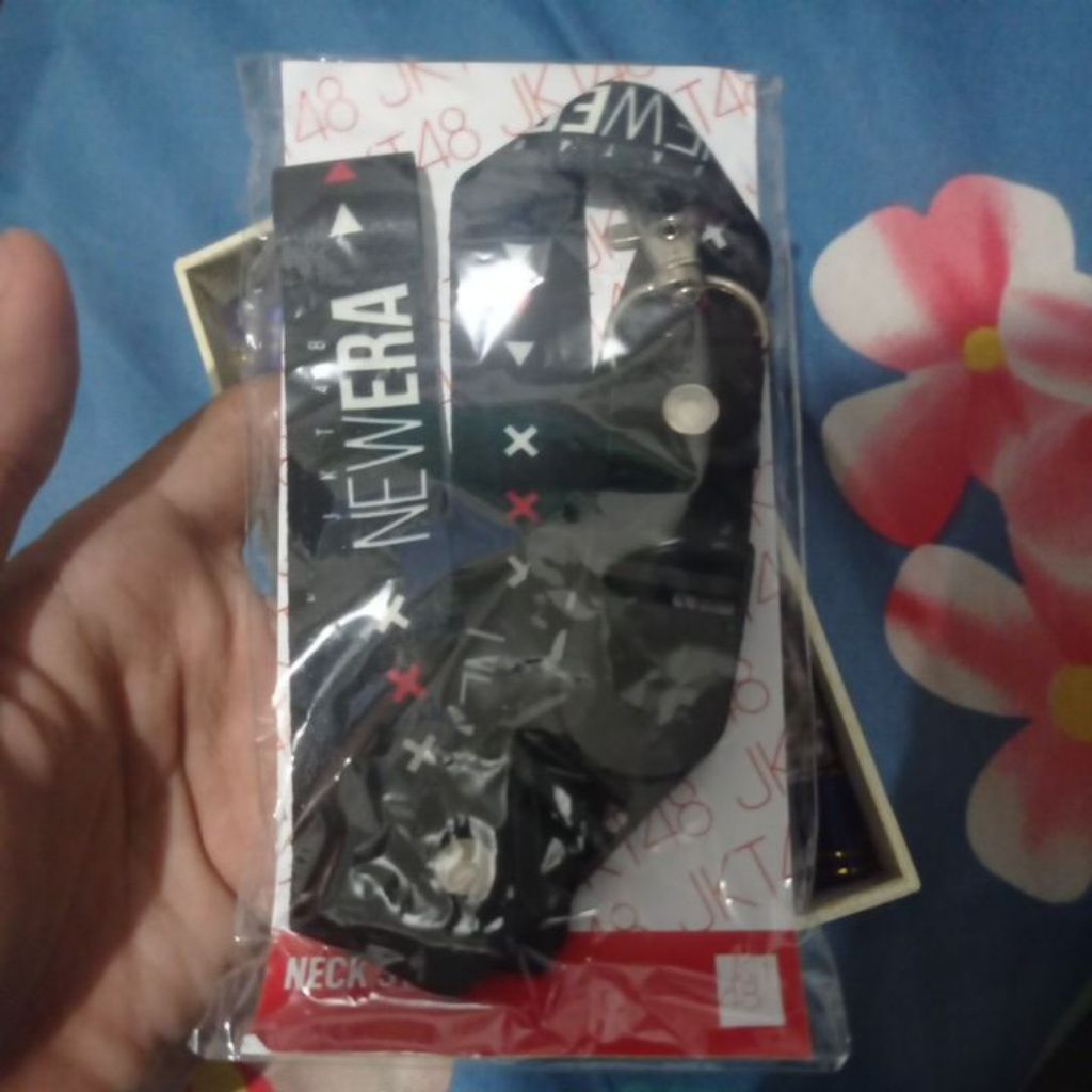 neck strap new era black official jkt48
