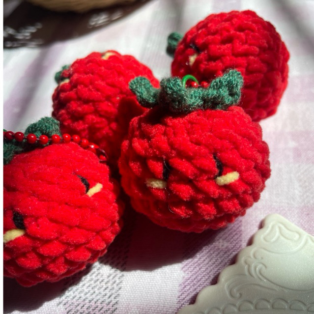 Tomato Amigurumi . Tomato Keychain