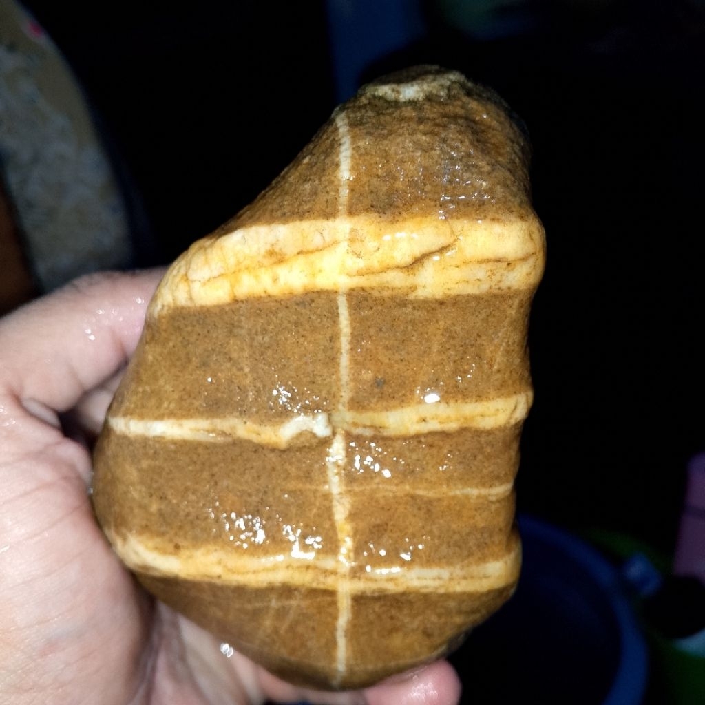 Tapak jalak ural timbul tembus senter sakral bahan besar