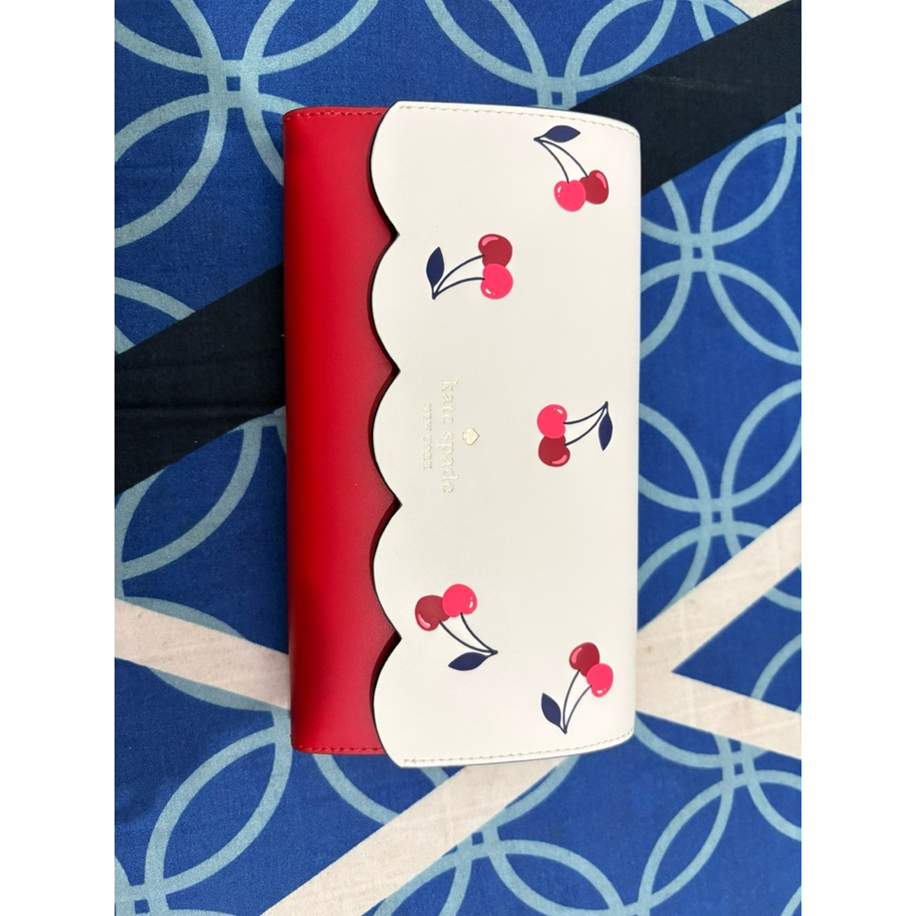 Kate Spade wrislet wallet on chain VVGC