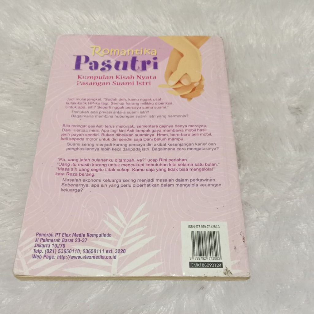 Buku Romantika Pasutri - Menuju Pernikahan Seindah Dongeng