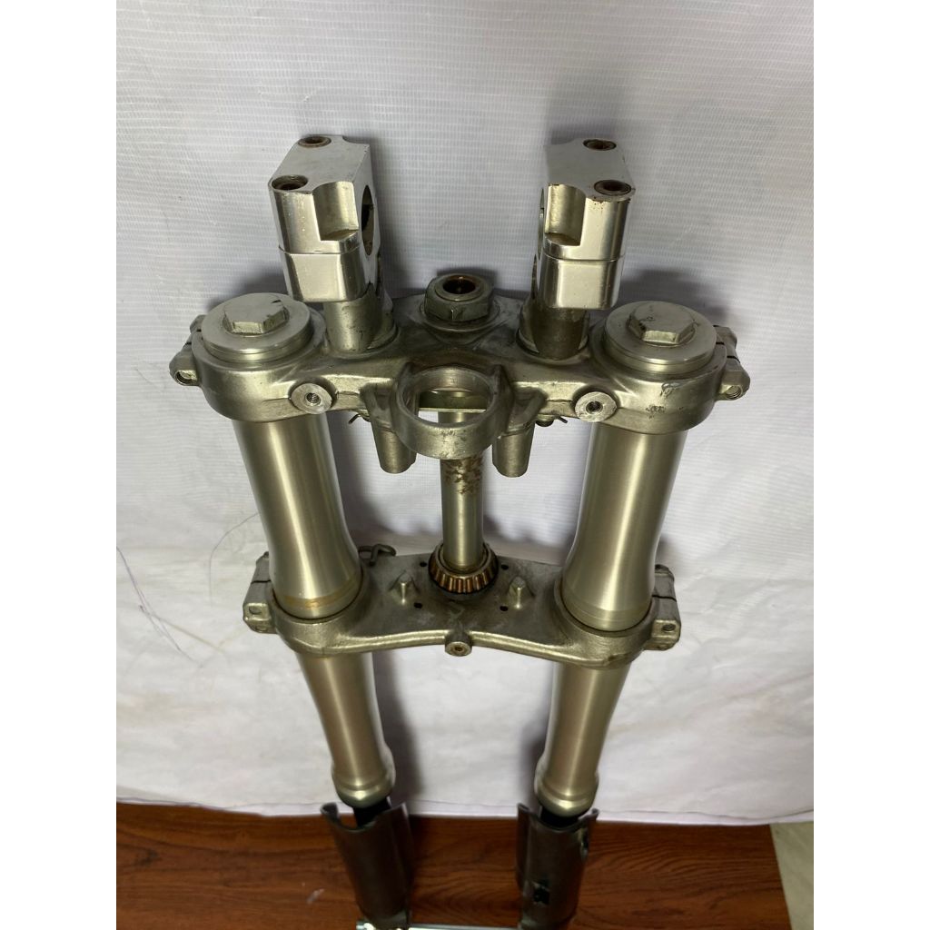Shock Upside Down KLX BF Original Bawaan Motor Shockbreaker Depan USD KLX warna Silver