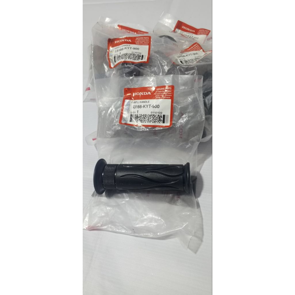 GRIP/KARET GRIP HONDA SCOOPY/SCOOPY Fi SEBELAH KIRI ORIGINAL 53166-KYT-900
