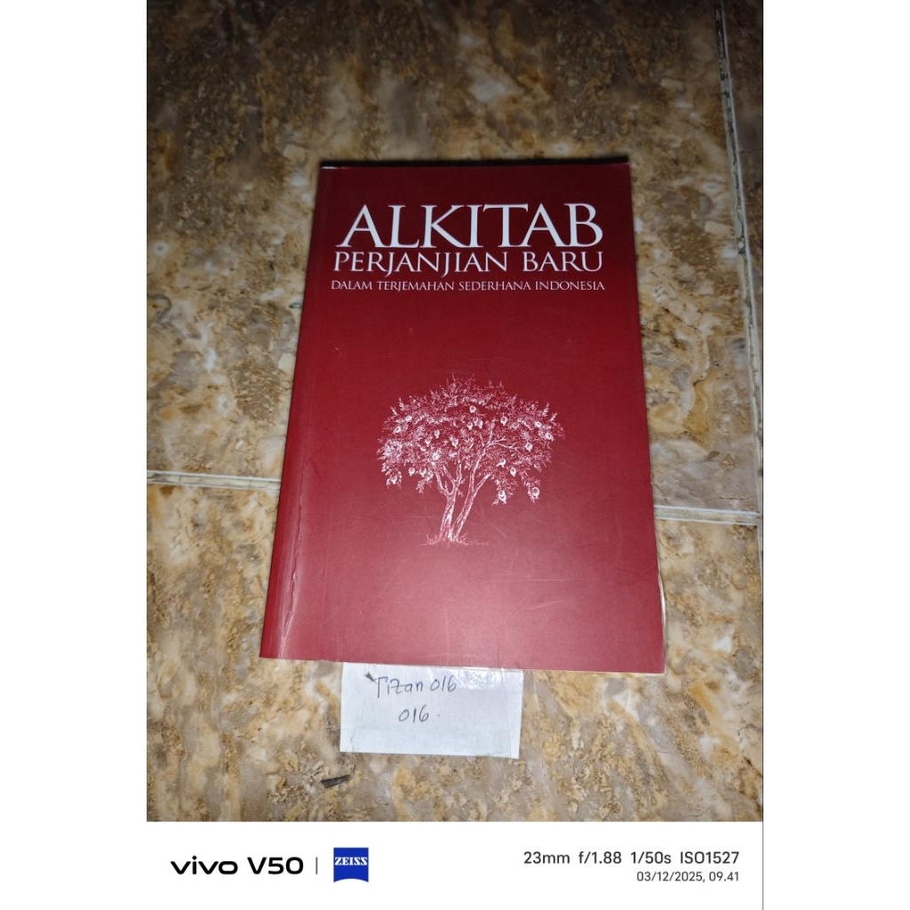 Buku Alkitab Perjanjian Baru dalam terjemahan sederhana Indonesia