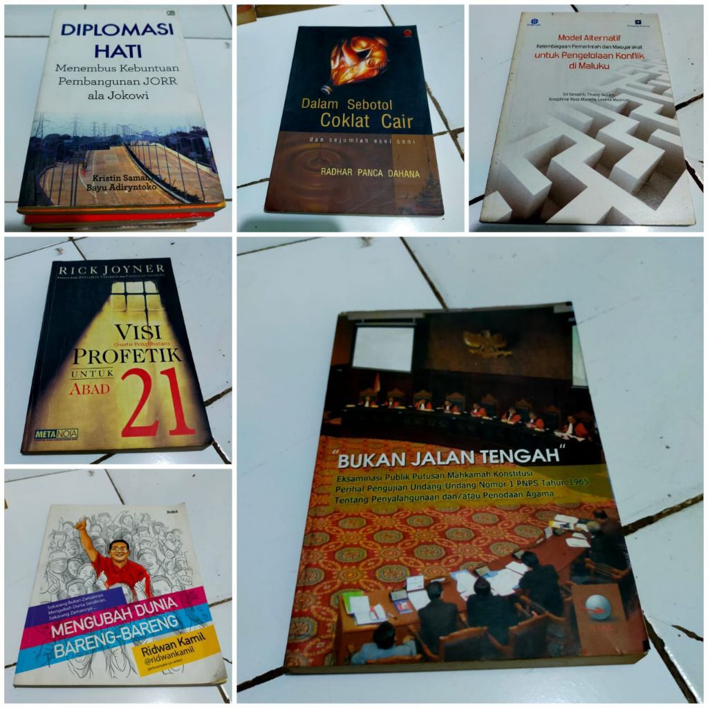 Bukan jalan tengah / Diplomasi hati menembus kebuntuan / Dalam sebotol coklat cair / Visi suatu peng