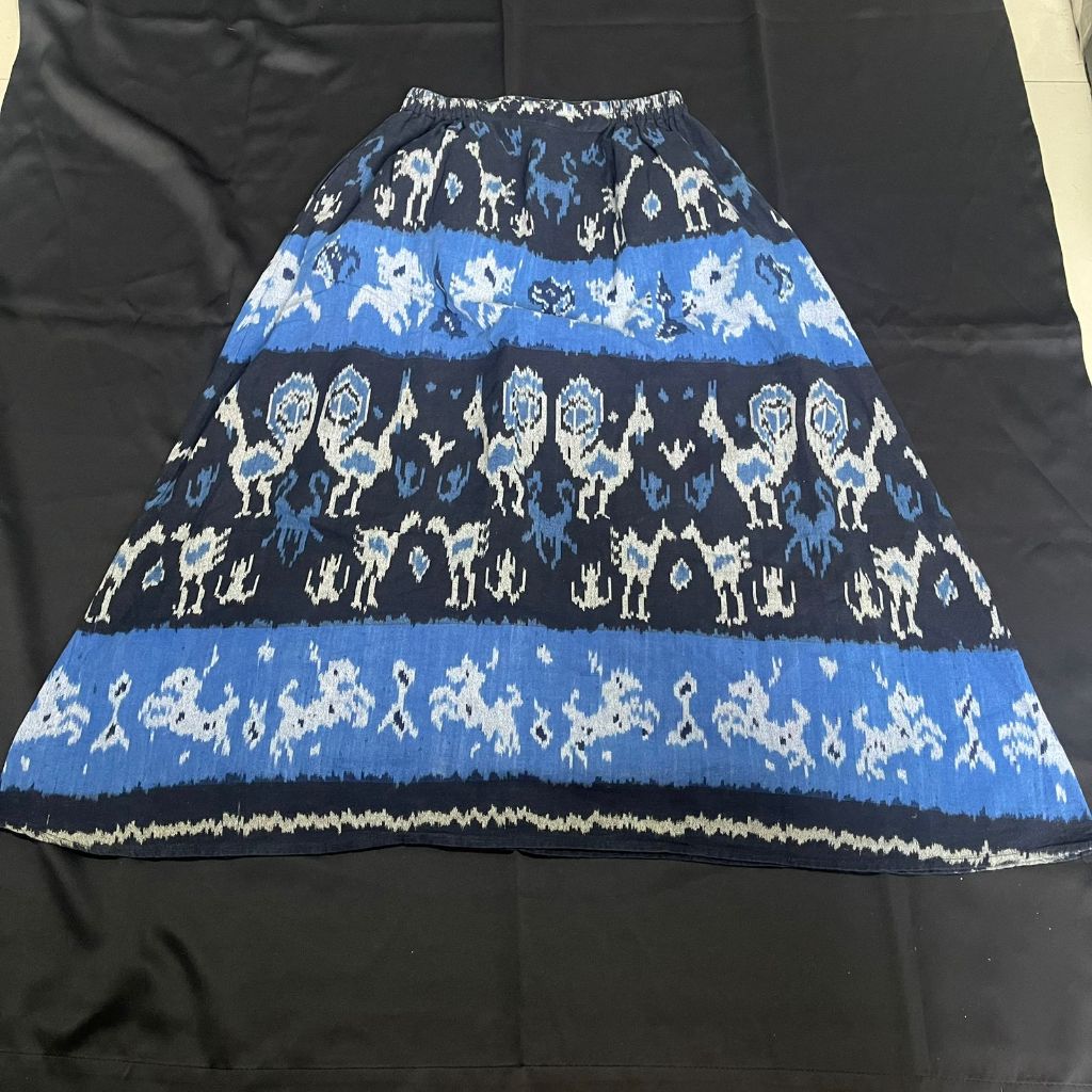 Rok Tenun Biru Putih Hitam Batik