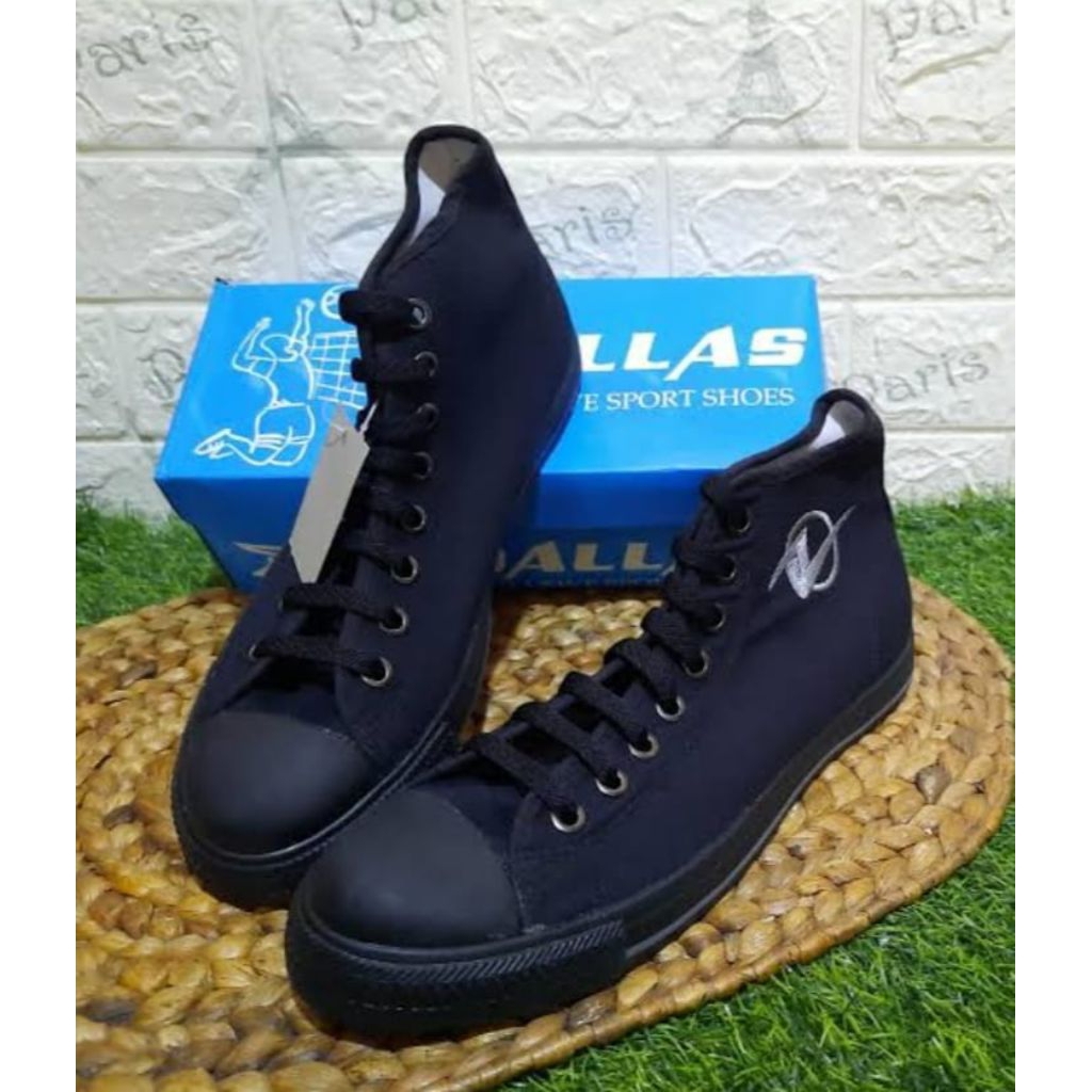 Sepatu Dallas Campus HC