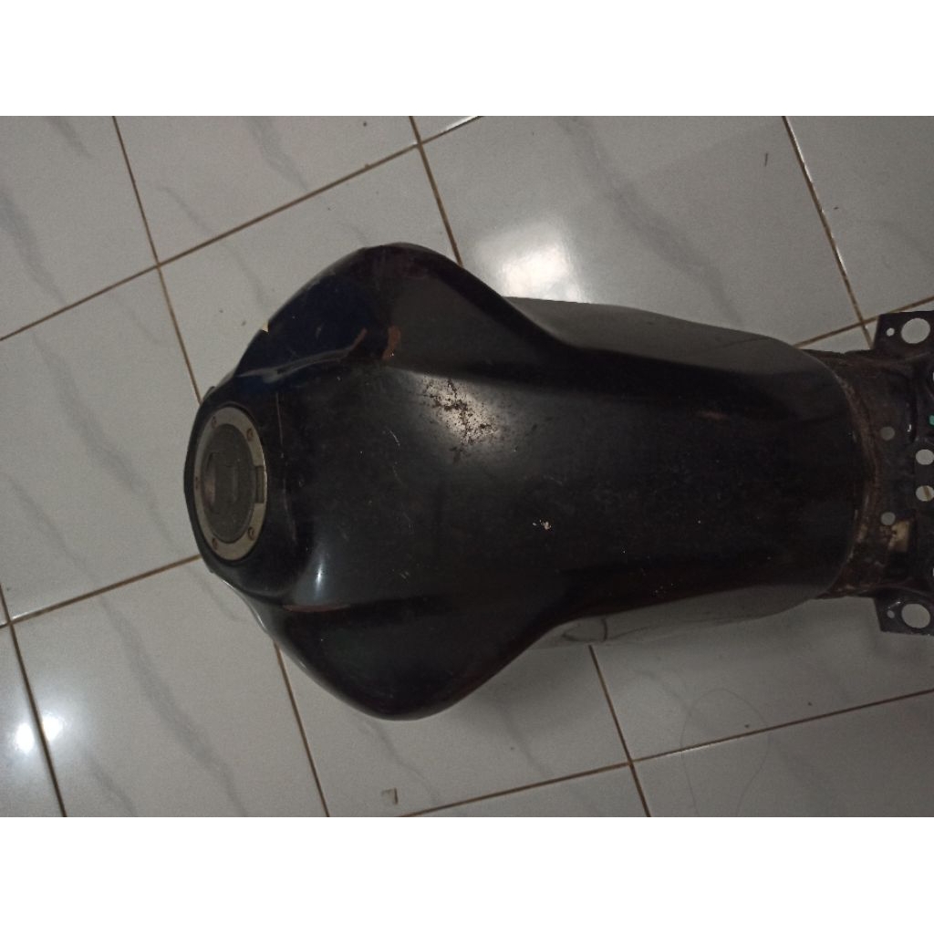 tangki cb 150 facelift ori minus penyok diatas