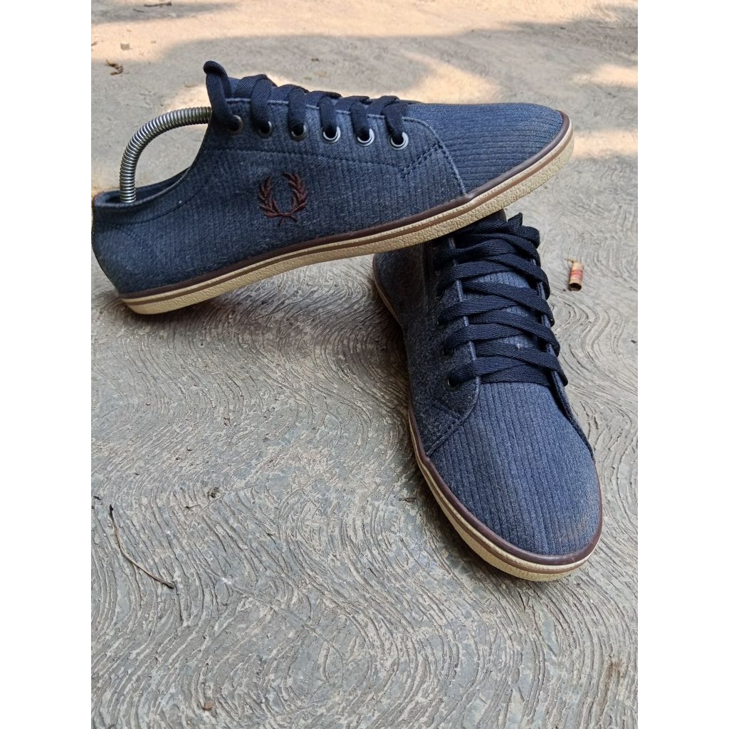 sepatu sneakers Fred Perry kingston bedford sz 41 42 Corduroy