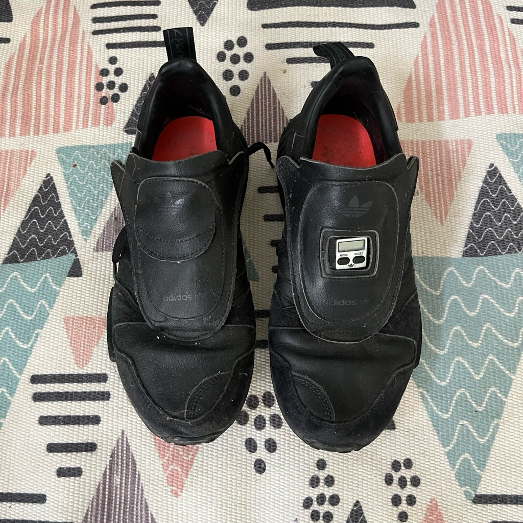 Sepatu NMD R1 Micropacer