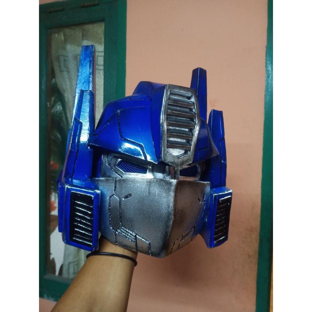 helm cosplay optimus prime g1