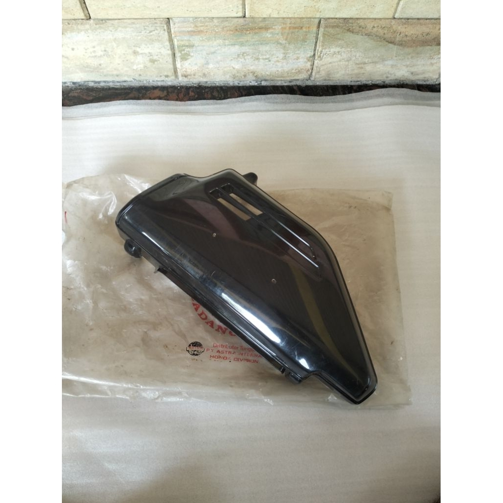Tepong aki tutup aki cover aki Kanan gl100 gl125 cb100 k5 original baru nos