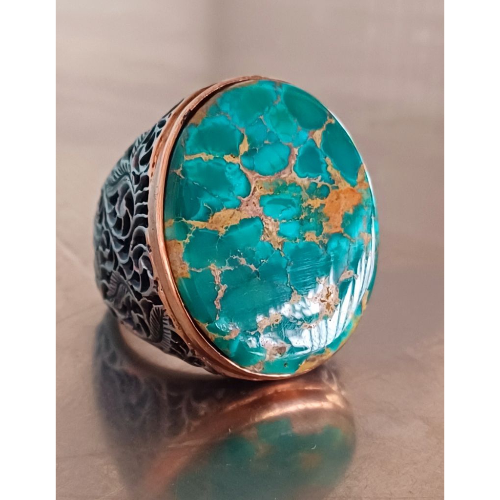 Pirus Persia urat emas