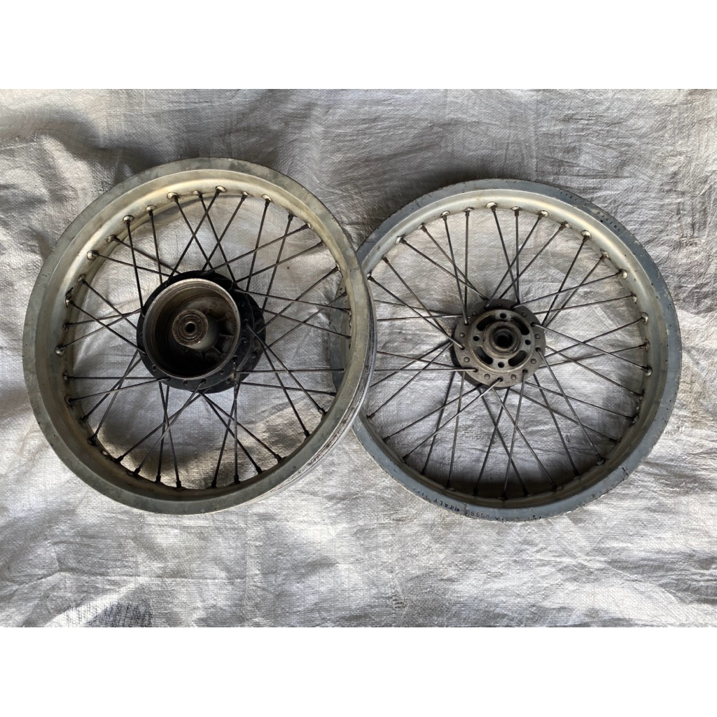 Velg pelek suzuki depan belakang lingkaran vrossi tromol original second smash 110 lama smash new sh