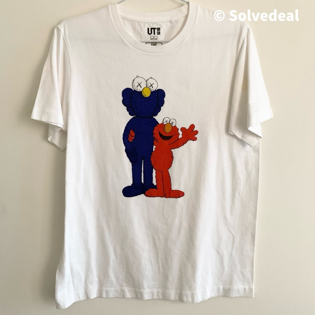 Kaos Uniqlo Kaws Sesame Street BFF Elmo Putih