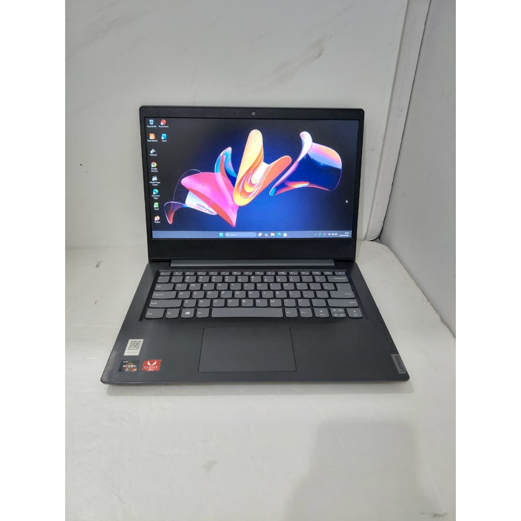 AMD Ryzen 3-3200U Raven Ridge ram 8gb ssd 256gb nvme + slot sata dual slot storage Lenovo IP S145