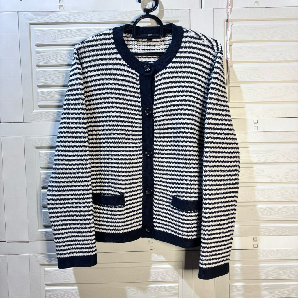 [ Preloved ] UNIQLO - Knitted Short Striped Jacket Tweed Cardigan in Black Size L