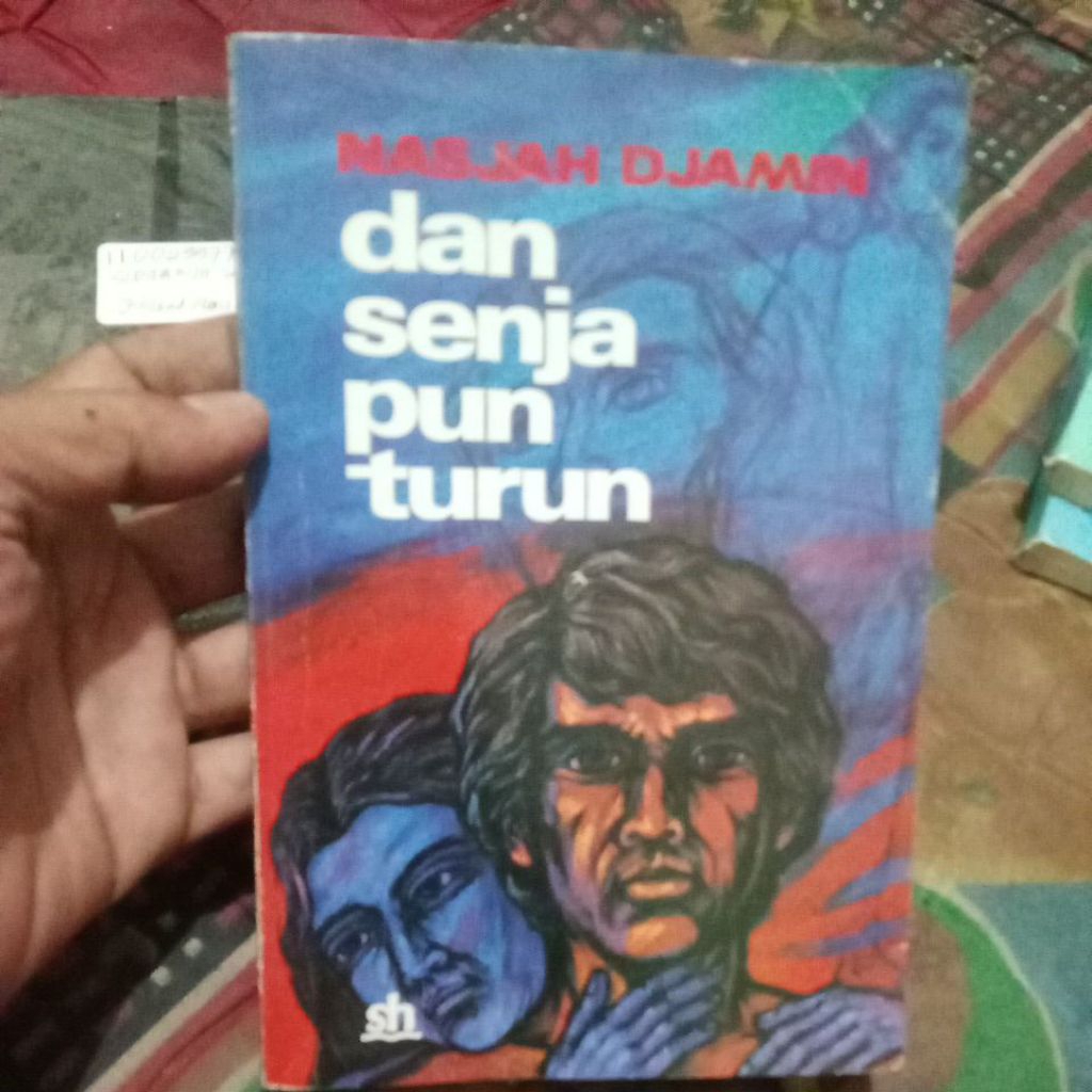 novel Dan senja pun turun by Nasjah Djamin