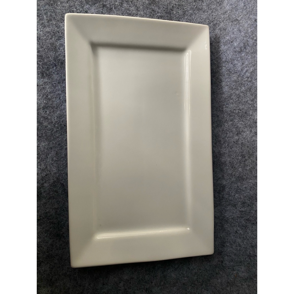 Piring persegi panjang