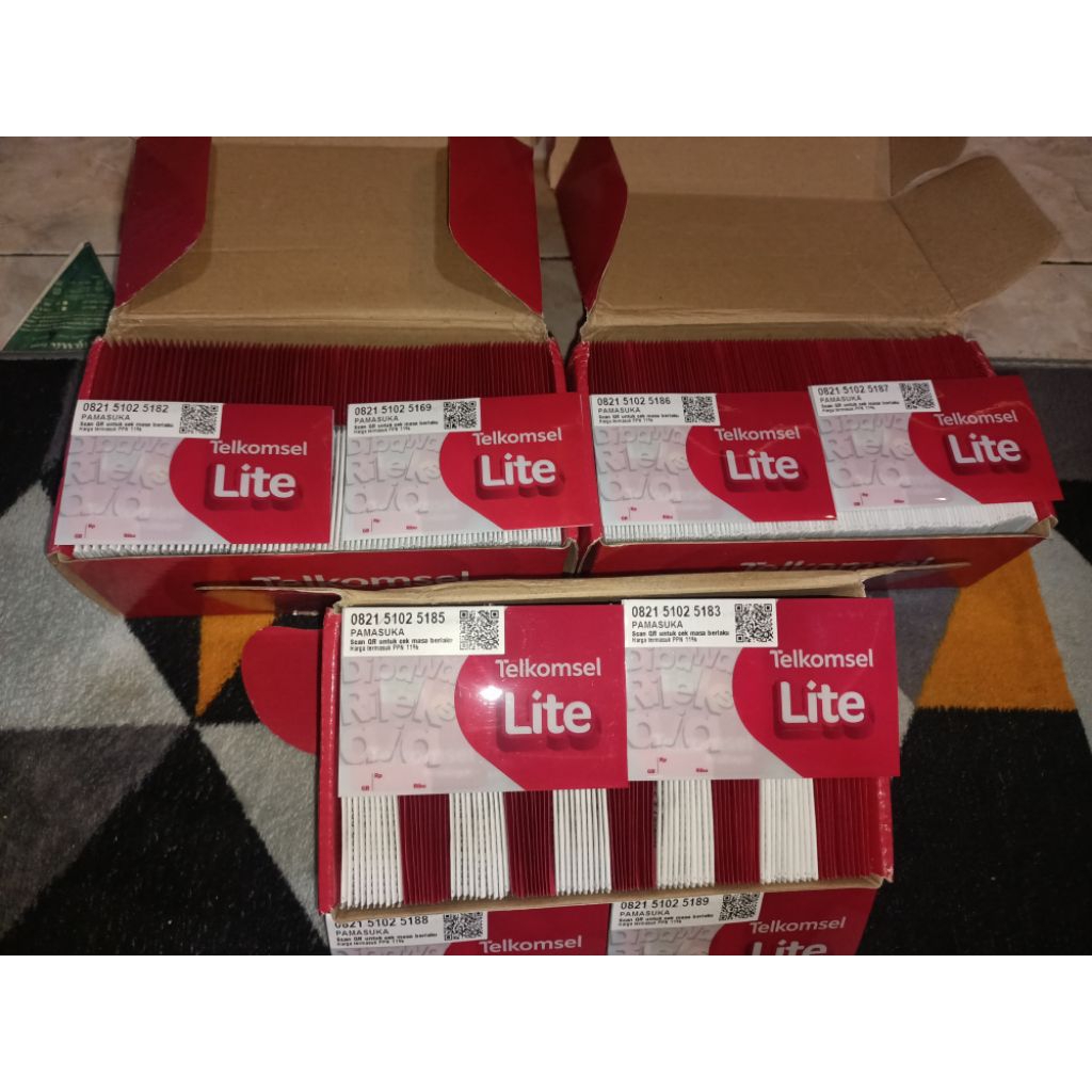 kartu perdana TELKOMSEL ( SEGEL )