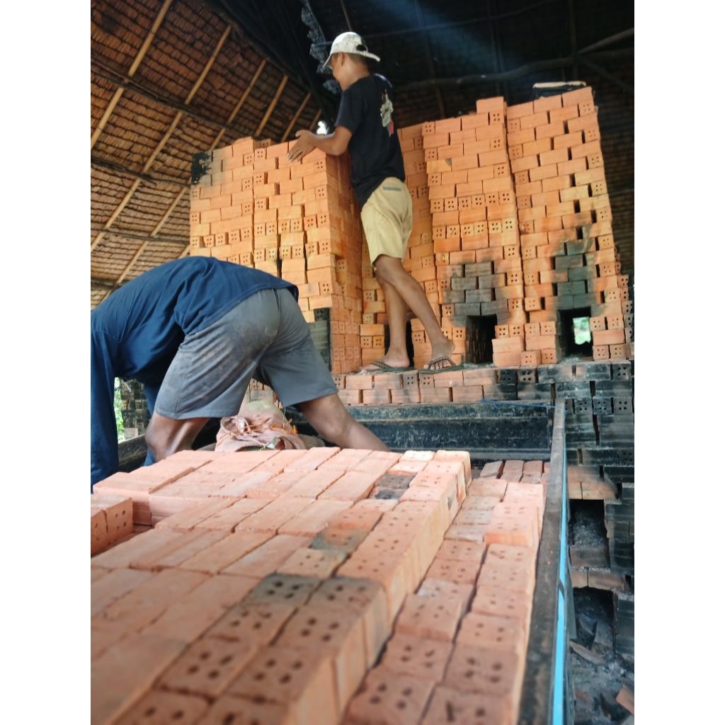 Batu bata bolong press