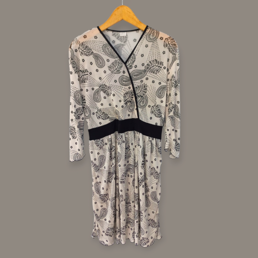 Dress Midi V-Neck Putih Motif Wanita