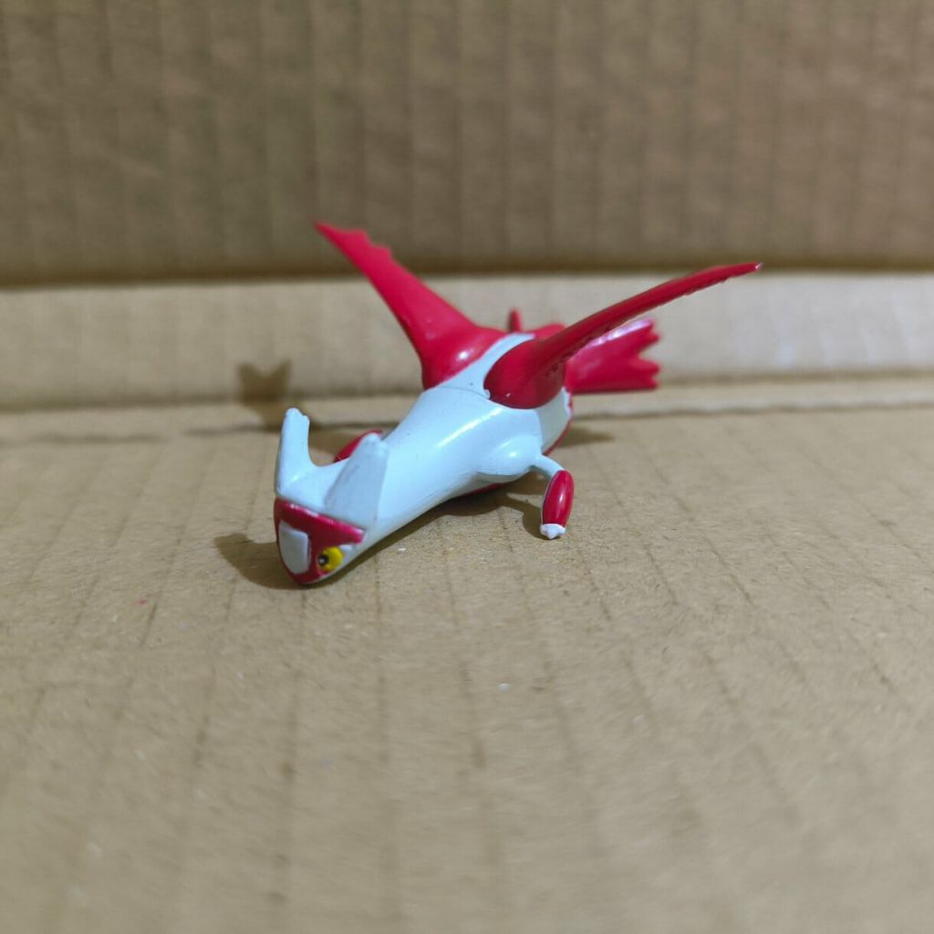 Pokemon latias tomy moncolle