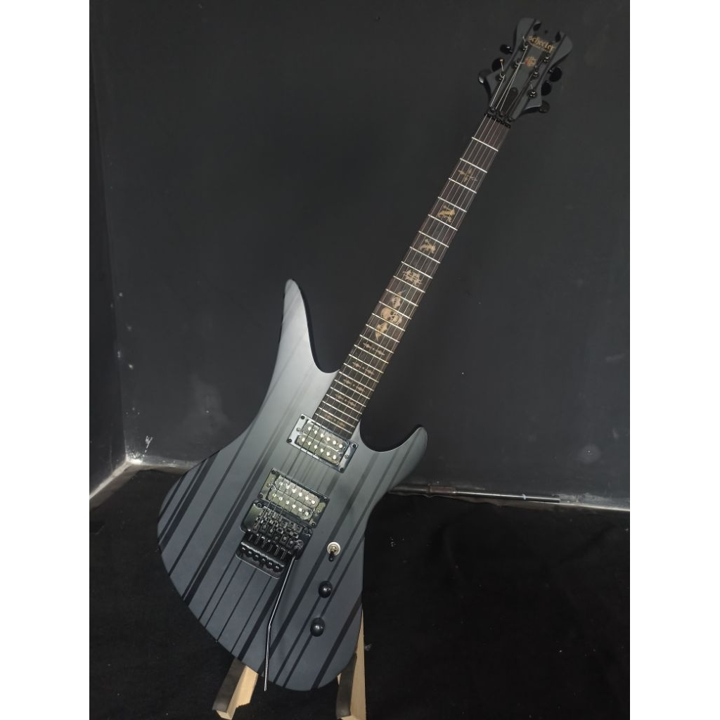 Schecter Synyster Gates Signature Series Custom