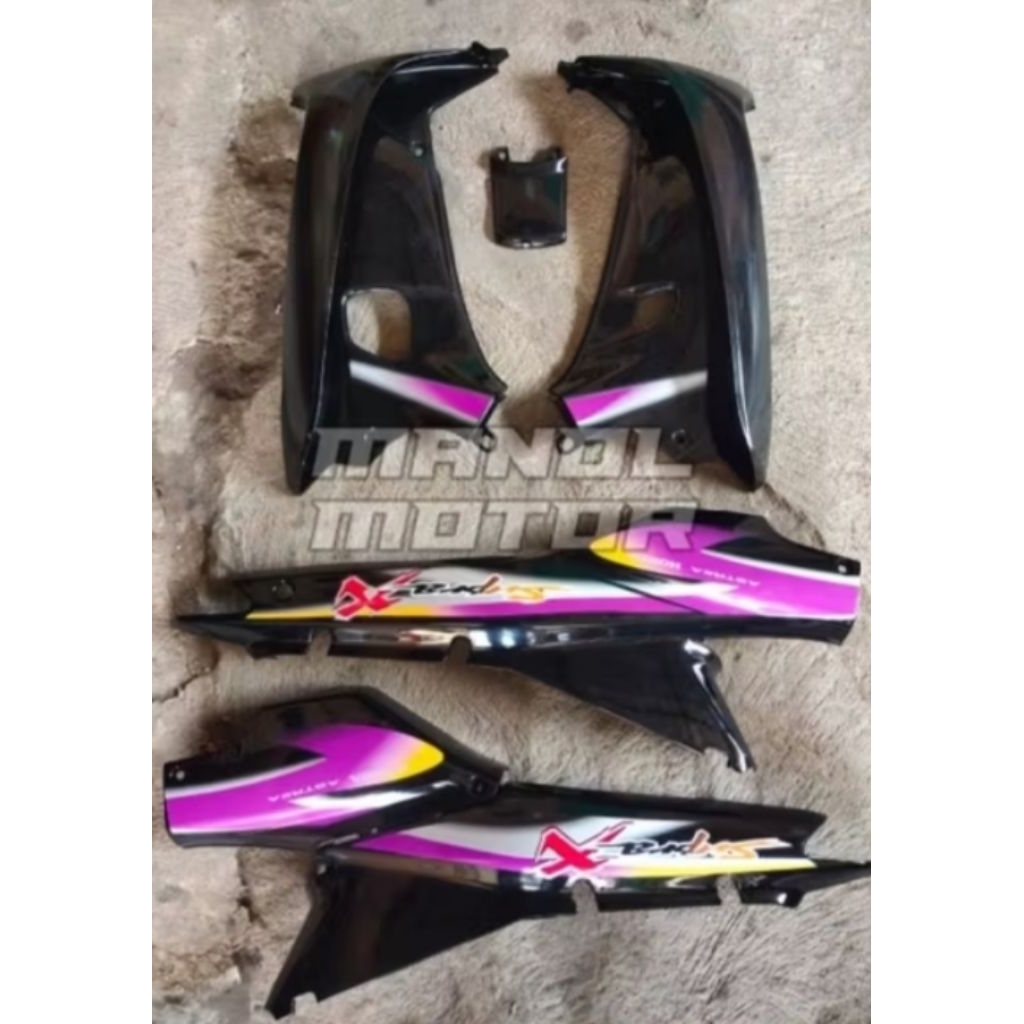 paket hemat Cover body belakang + sayap luar dalam motor Honda Supra x lama Warna HITAM Set Striping