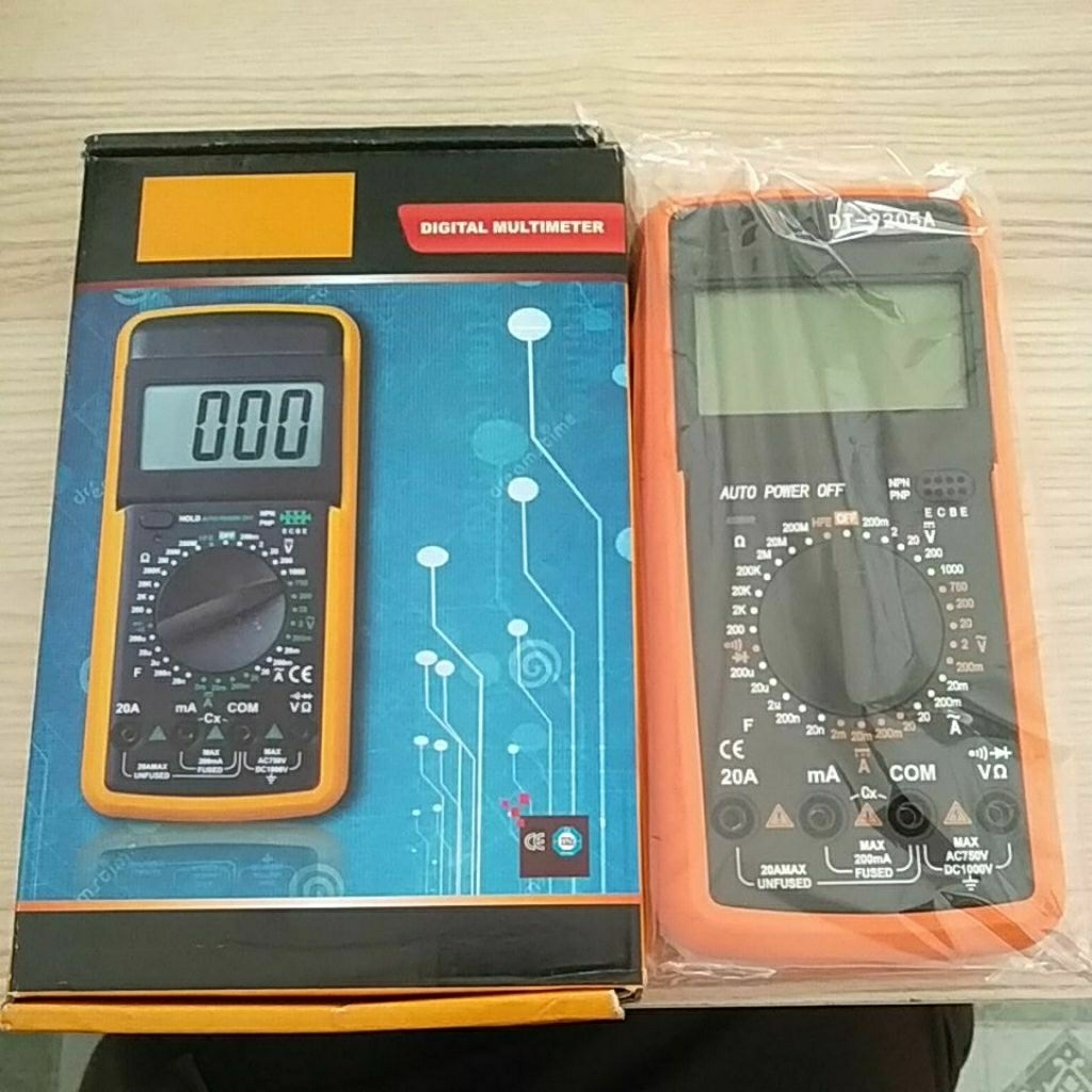 AVO METER DIGITAL MULTIMETER