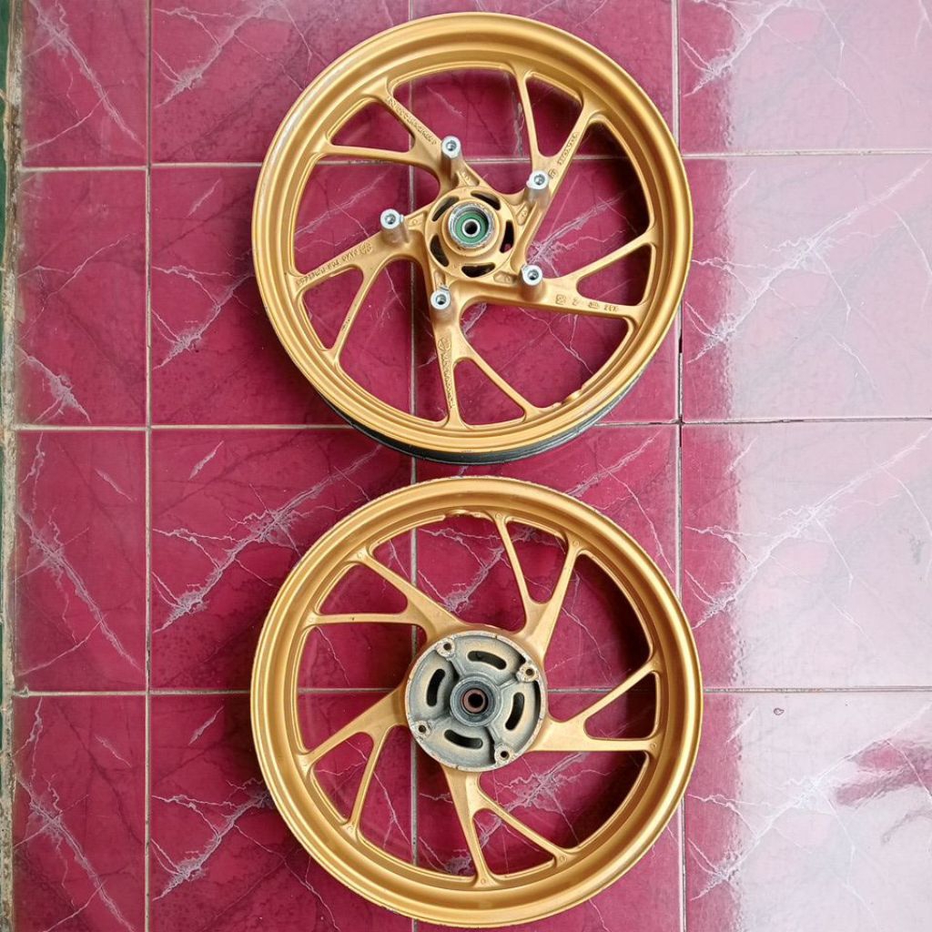 velg pelek pelk resing honda cbr 150 r facelift gold bekas original