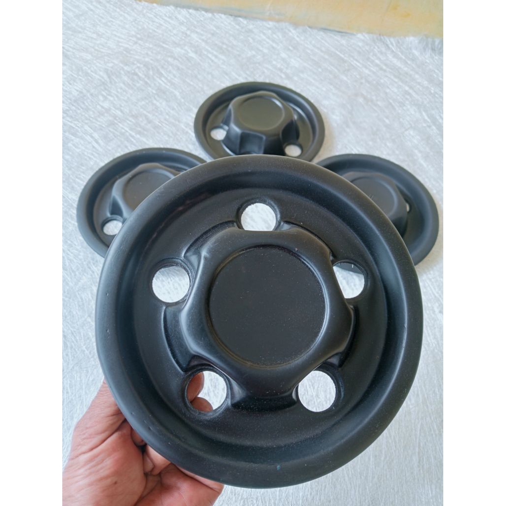 center dop model Sahara vcd lobang 5x114 warna hitam dan putih 4pcs cod