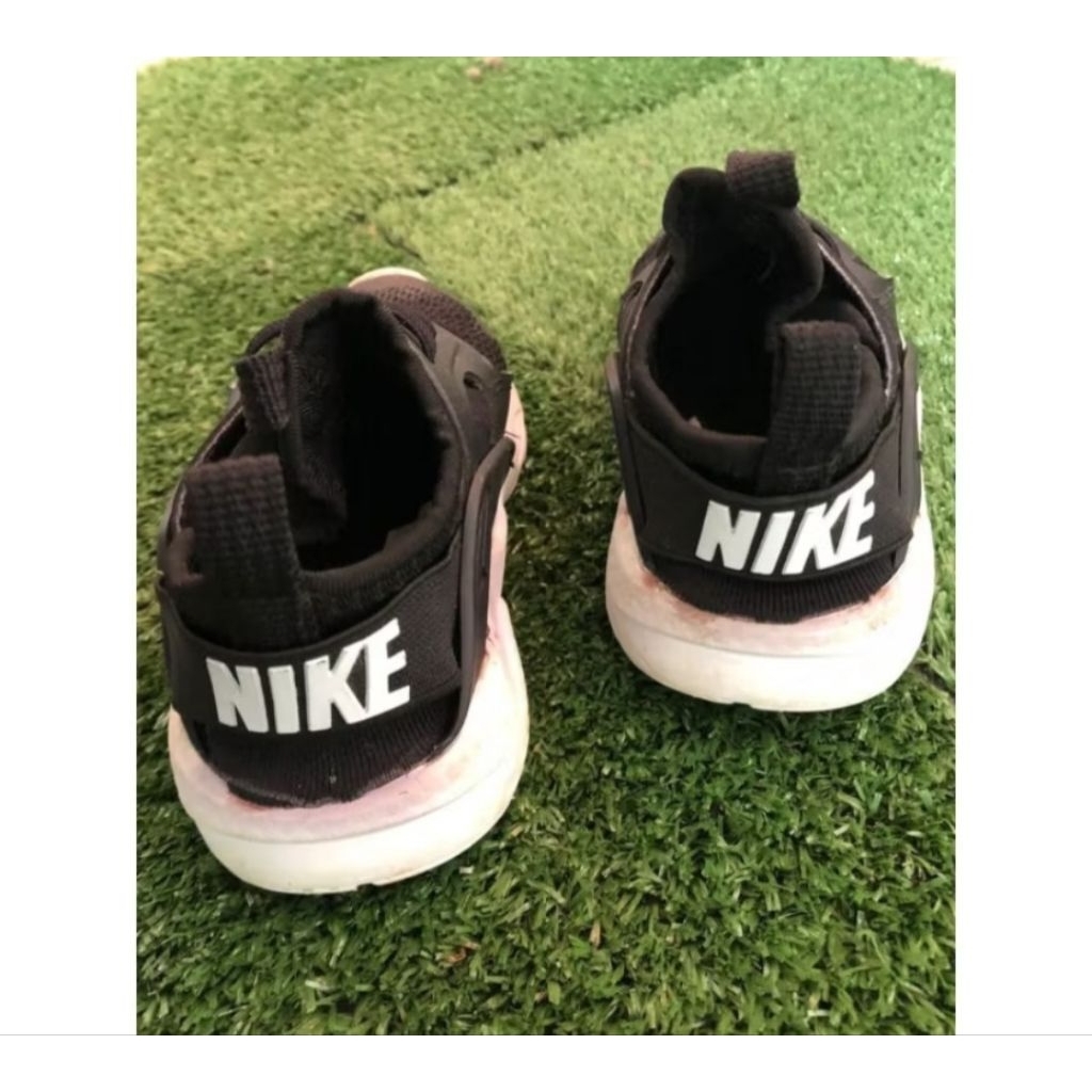 sepatu anak nike like new