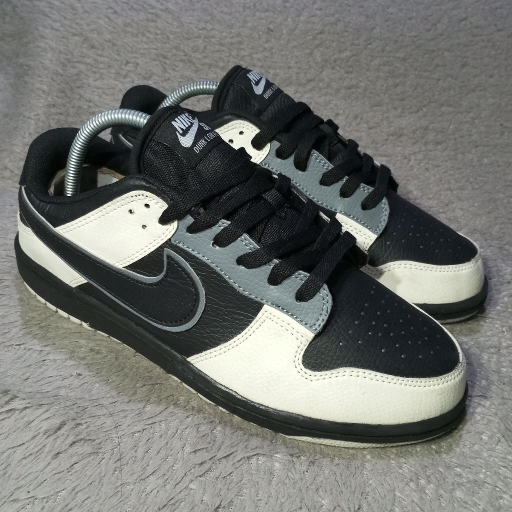 Sepatu Nike SB Dunk Low Pro PRELOVED - Size 43 (Insole 27.5cm) - Sneakers Black White Grey LIKE NEW 