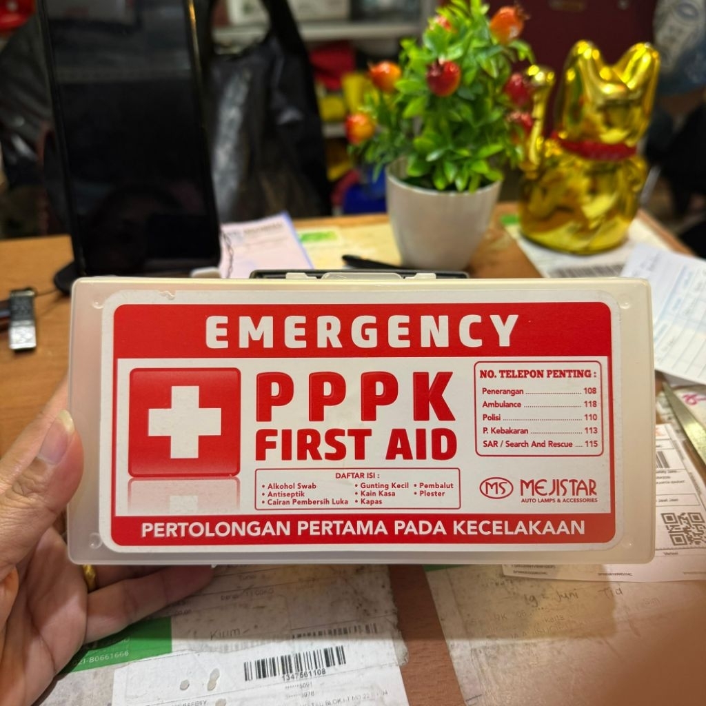 Kotak Obat P3k +isi/Kotak Obat P3k Untuk Mobil