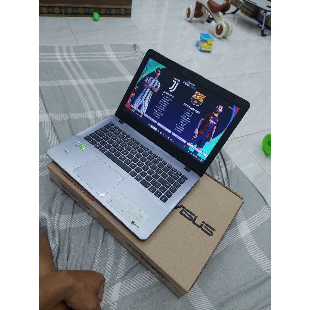 Asus A442U Nvidia 2GB RAM 8 Fullset No minus