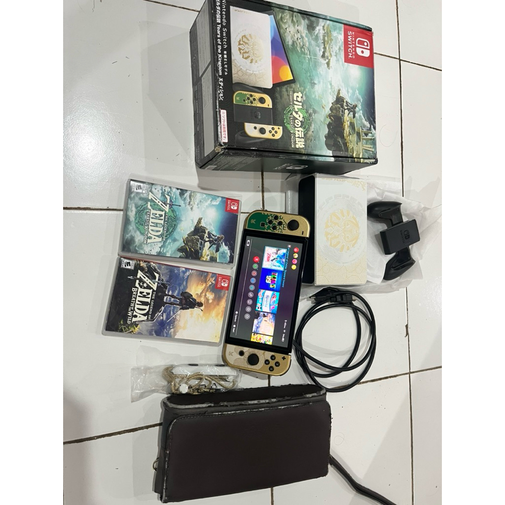 Nintendo Switch OLED Zelda ToTK Edition