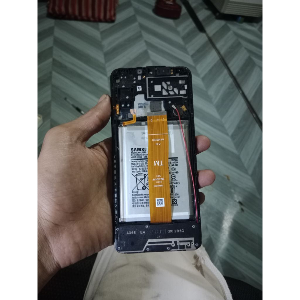 LCD SAMSUNG A04S ORIGINAL COPOTAN CABUTAN BAWAAN