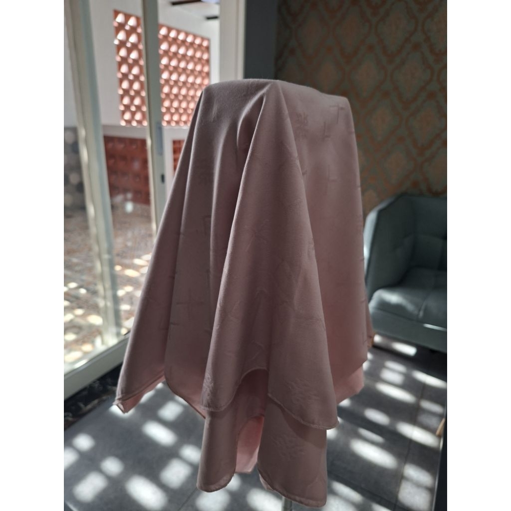 Ria Miranda scarf monogram