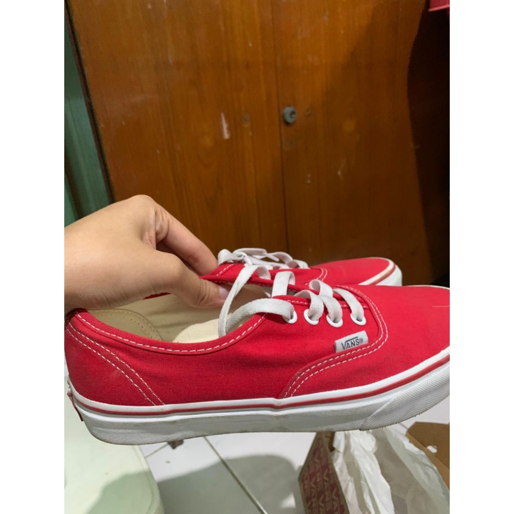 vans authentic red classic