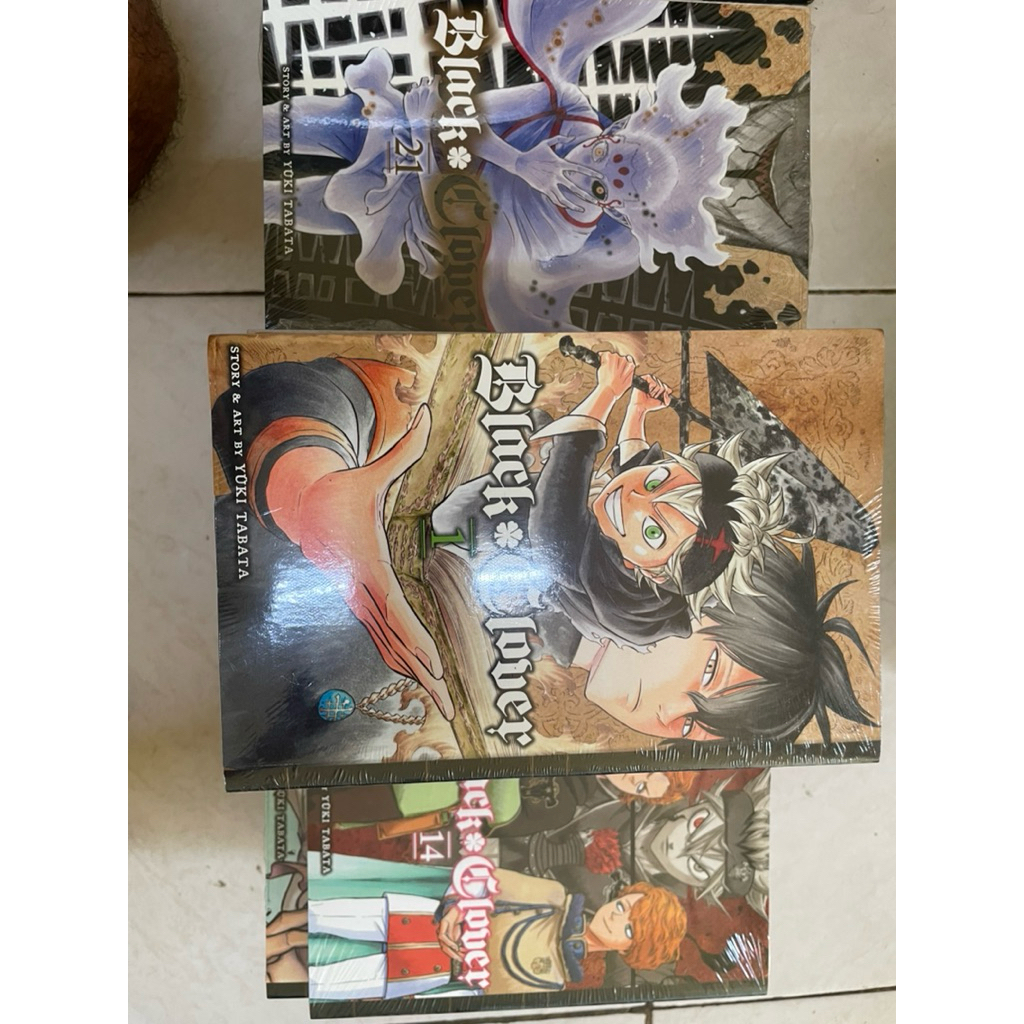 Komik Black Clover Viz Media 1-27 dan 29 dan 31 full set